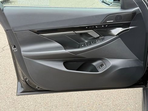 Used 2025 BMW 530i xDrive image 19