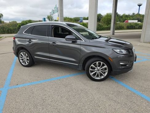 Used 2019 Lincoln MKC Select w/ Select Plus Package AWD/4WD image 3