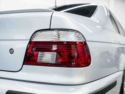 Used 2002 BMW M5 RWD image 27