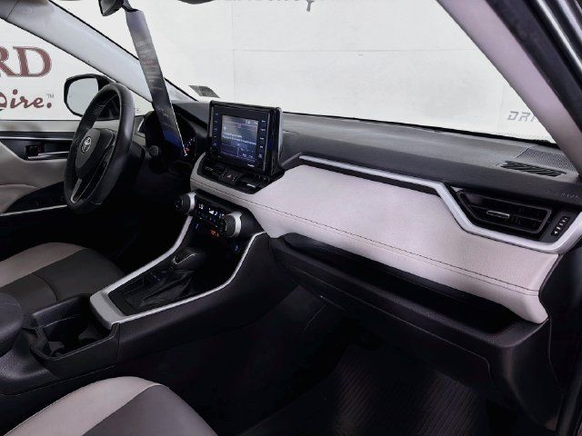 Used 2021 Toyota RAV4 XLE Premium FWD image 33