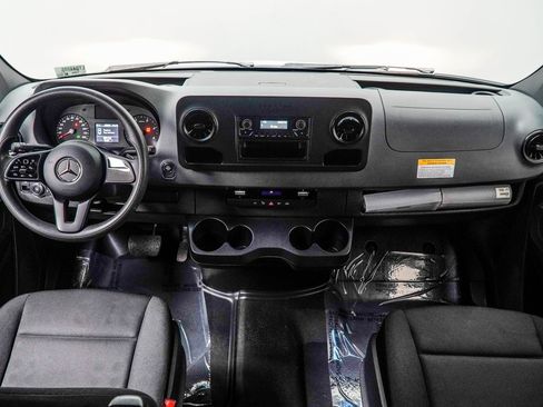 Used 2020 Mercedes-Benz Sprinter 2500 image 16