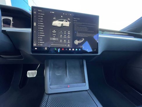 Used 2022 Tesla Model S Plaid image 32