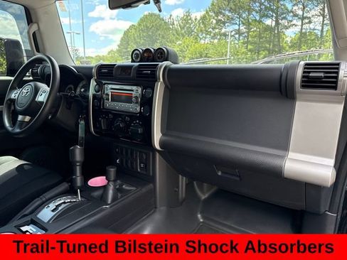 Used 2013 Toyota FJ Cruiser 4WD w/ Convenience Pkg image 22