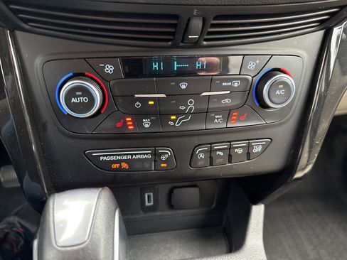 Used 2019 Ford Escape Titanium image 28