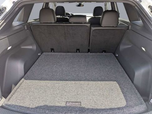 Certified 2025 Volkswagen Atlas Cross Sport SE FWD image 12