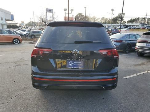 Certified 2022 Volkswagen Tiguan SE R-Line image 5