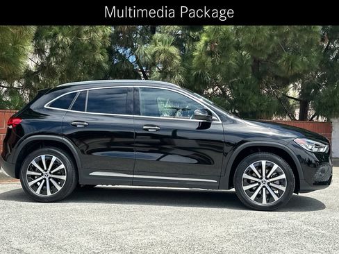Certified 2023 Mercedes-Benz GLA 250 w/ Premium Package image 4