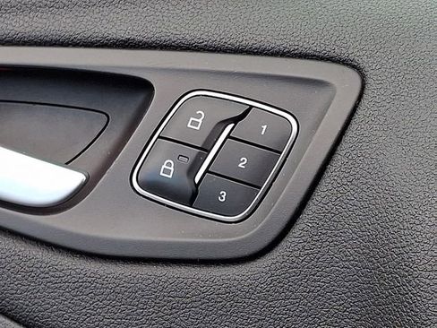 Used 2017 Ford Escape Titanium image 29