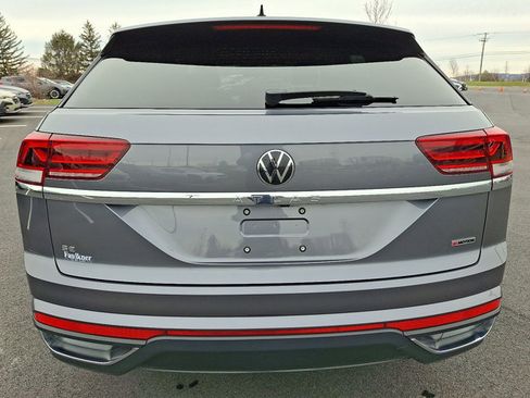 Used 2022 Volkswagen Atlas Cross Sport SE image 6