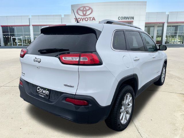 Used 2016 Jeep Cherokee Latitude w/ Cold Weather Group AWD/4WD image 9