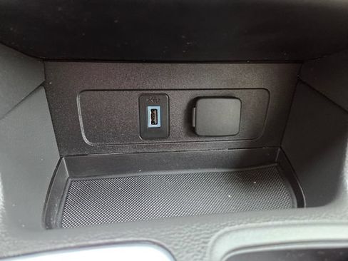 Used 2017 Ford Escape SE w/ SE Leather Comfort Package AWD/4WD image 31