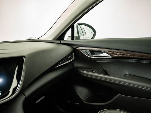 Used 2023 Buick Envision Avenir image 28