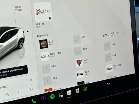 Used 2023 Tesla Model Y Long Range AWD/4WD image 19