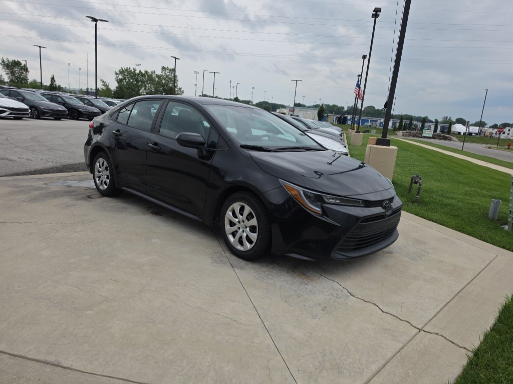 Used 2024 Toyota Corolla LE FWD image 3