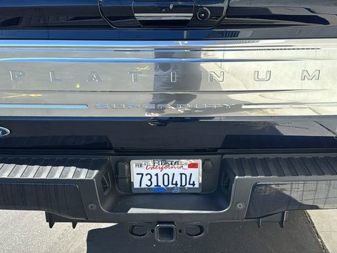 Certified 2024 Ford F250 Platinum w/ FX4 Off-Road Package AWD/4WD image 9