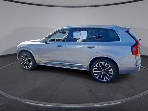 Certified 2026 Volvo XC90 B5 Ultra AWD/4WD image 2