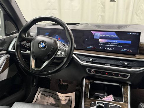 Used 2024 BMW X5 xDrive40i w/ Premium Package AWD/4WD image 4
