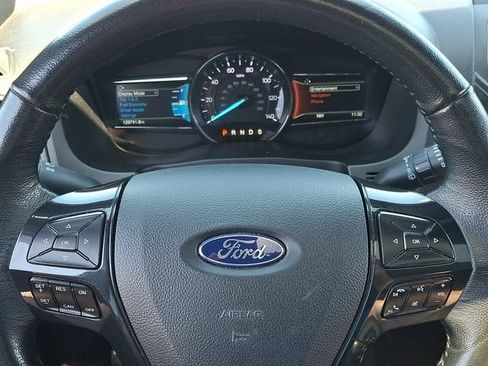 Used 2018 Ford Explorer XLT w/ Equipment Group 202A AWD/4WD image 21