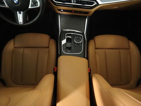 Used 2023 BMW 330i Sedan w/ M Sport Package image 17