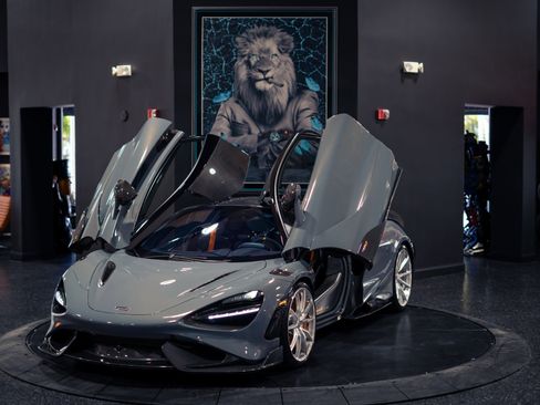 Used 2021 McLaren 765LT RWD image 1
