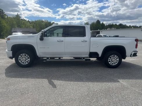 Used 2023 Chevrolet Silverado 2500 High Country w/ Z71 Off-Road Package AWD/4WD image 3