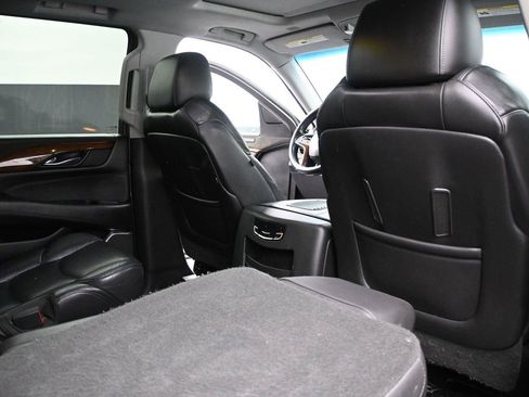 Used 2019 Cadillac Escalade ESV Luxury AWD/4WD image 20