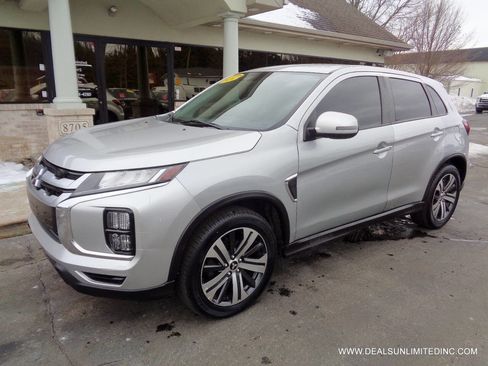 Used 2020 Mitsubishi Outlander Sport SE image 1