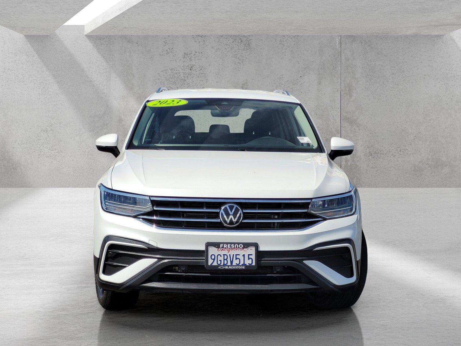 Used 2023 Volkswagen Tiguan SE AWD/4WD image 3