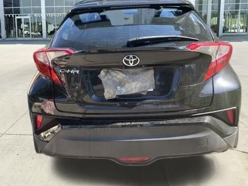 Used 2018 Toyota C-HR XLE FWD image 32