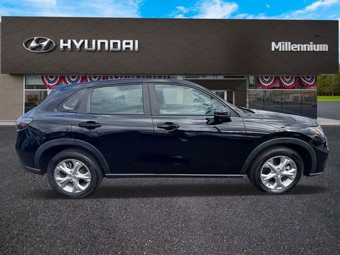 Used 2023 Honda HR-V LX image 4