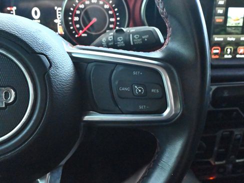 Used 2018 Jeep Wrangler Unlimited Rubicon AWD/4WD image 16