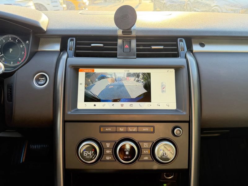 Used 2020 Land Rover Discovery Landmark AWD/4WD image 24