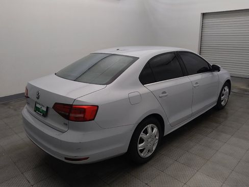 Used 2017 Volkswagen Jetta S image 9