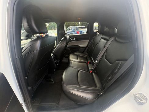 Used 2025 Jeep Compass Limited image 27