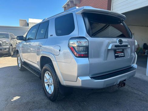 Used 2014 Toyota 4Runner SR5 Premium image 3