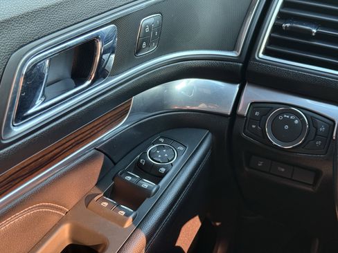 Used 2019 Ford Explorer Limited w/ Class III Trailer Tow Package image 24