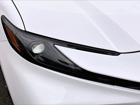 Used 2026 Toyota Camry SE w/ Multimedia Upgrade Package image 24