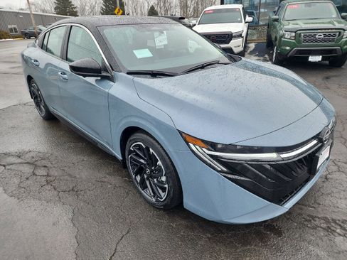 New 2026 Nissan Sentra SR image 2