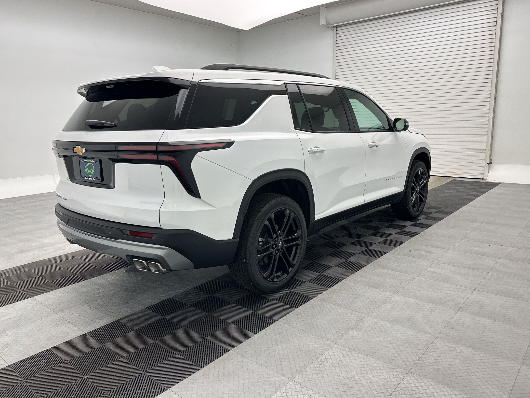 Certified 2026 Chevrolet Traverse LT w/ Driver Confidence Package AWD/4WD image 9