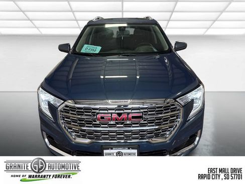 Used 2024 GMC Terrain Denali w/ Denali Premium Package AWD/4WD image 8