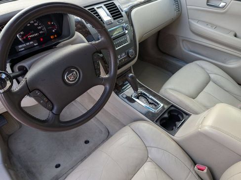 Used 2008 Cadillac DTS Luxury I w/ Sun And Sound Package image 14