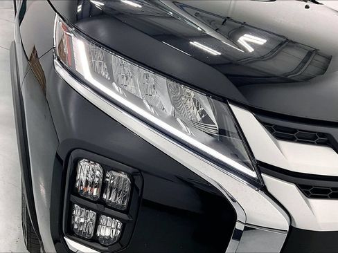 Used 2025 Mitsubishi Outlander Sport AWD image 35