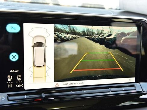 New 2026 Volkswagen Atlas SE image 13