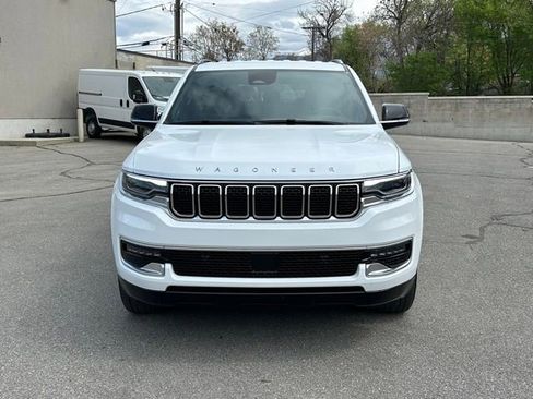 Used 2025 Jeep Wagoneer L 4WD image 10