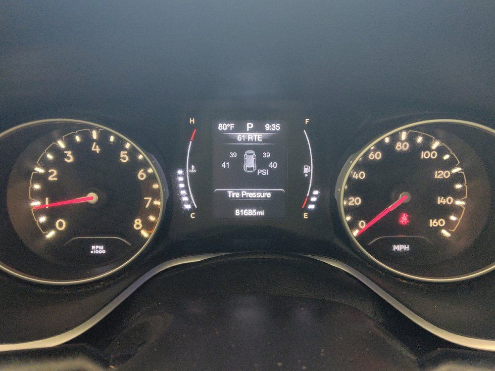Used 2018 Jeep Compass Latitude FWD image 23