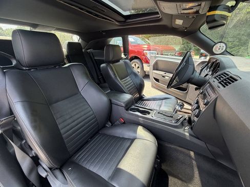 Used 2010 Dodge Challenger R/T RWD image 13