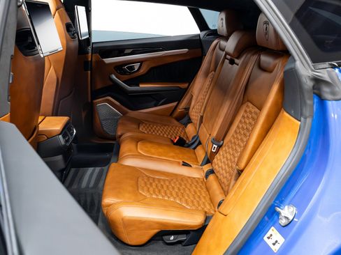 Used 2019 Lamborghini Urus image 37