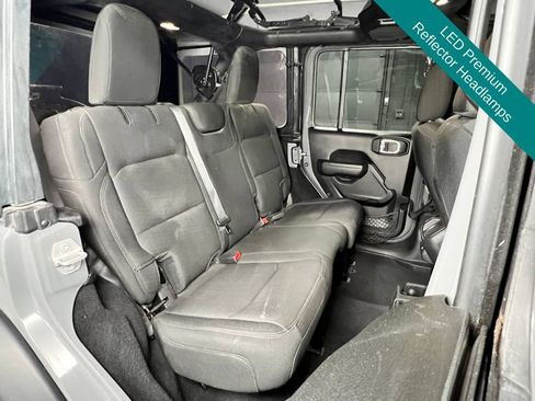 Used 2022 Jeep Wrangler Unlimited Sport AWD/4WD image 16
