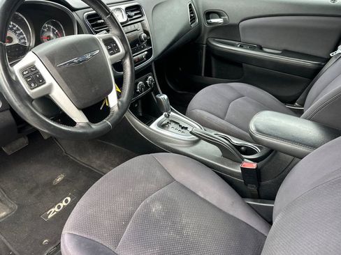 Used 2013 Chrysler 200 Touring w/ Cold Weather Group image 10