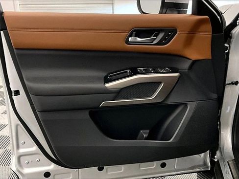 New 2025 Nissan Pathfinder Platinum w/ Lighting Package (N93) image 29